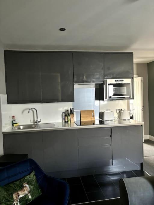 The One-Bedroom Central Brighton Retreat 外观 照片